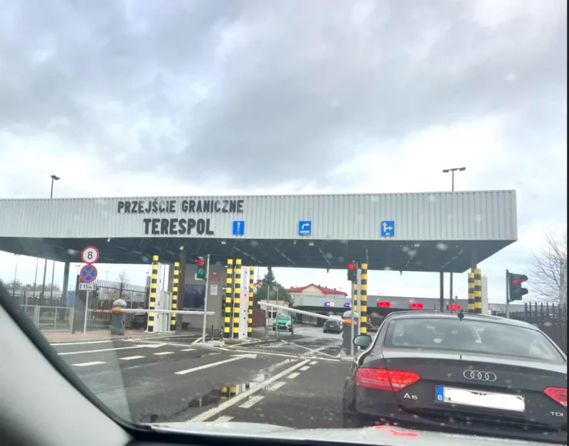 На польска-беларускай мяжы сабраліся чэргі перад святамі - за ноч сітуацыя не палепшылася На польскай мяжы. Фота ілюстрацыйнае, крыніца: "ГраницаBY"