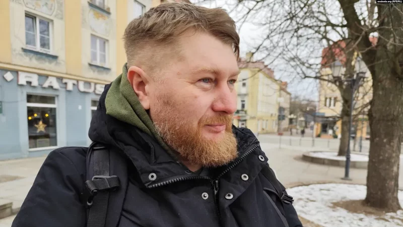 Гродзенец Андрэй Мялешка, які збірае беларускія паштовыя маркі на працягу 40 гадоў