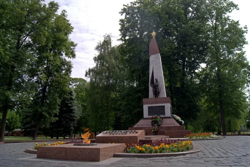 У парку Жылібера патухне Вечны агонь