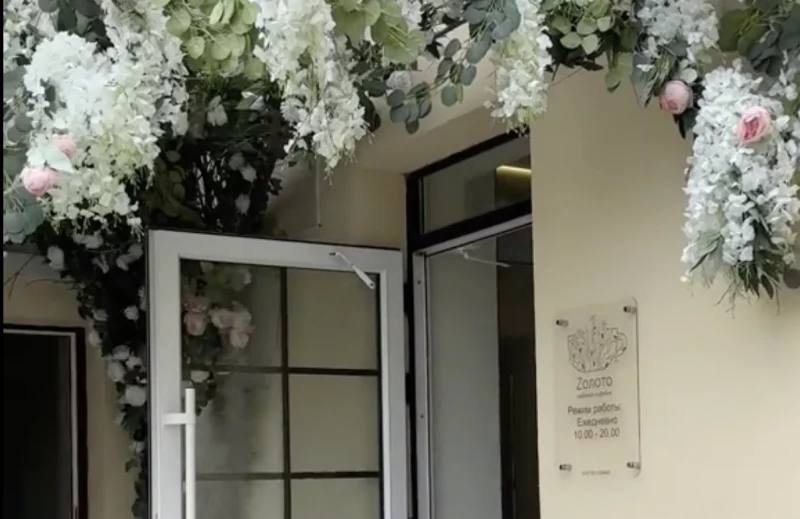 У стогадовым доме на Горкага адкрылі "інстаграмную" кавярню