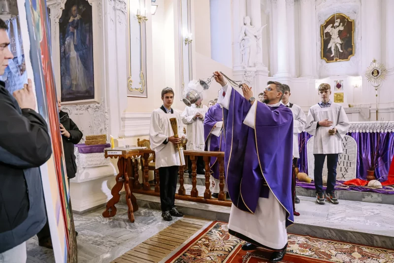 Асвячэнне новых абразоў і імша. Крыніца: Facebook ксяндза Юрыя Жэгарына