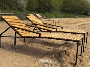 На гродзенскіх пляжах ўсталююць відэакамеры. Што яшчэ новага рыхтуюць да пляжнага сезону? Абнаўленне гродзенскіх пляжаў. Крыніца: "Гродна Плюс"