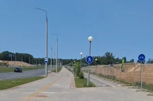 Веладарожка ў новым квартале Грандзіч. Скрыншот відэа lazy.world.spectator