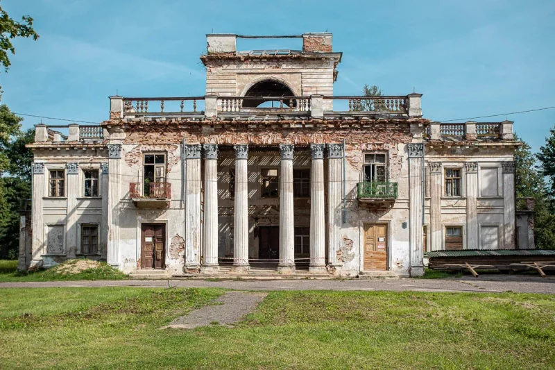 Палац у Жамыслаўлі