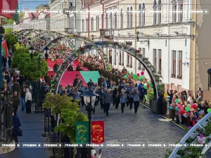 Зменяць маршруты транспарту і працу паліклінік, паставяць КПП: што чакае гродзенцаў на 3 ліпеня і доўгія выхадныя? шествие в Гродно