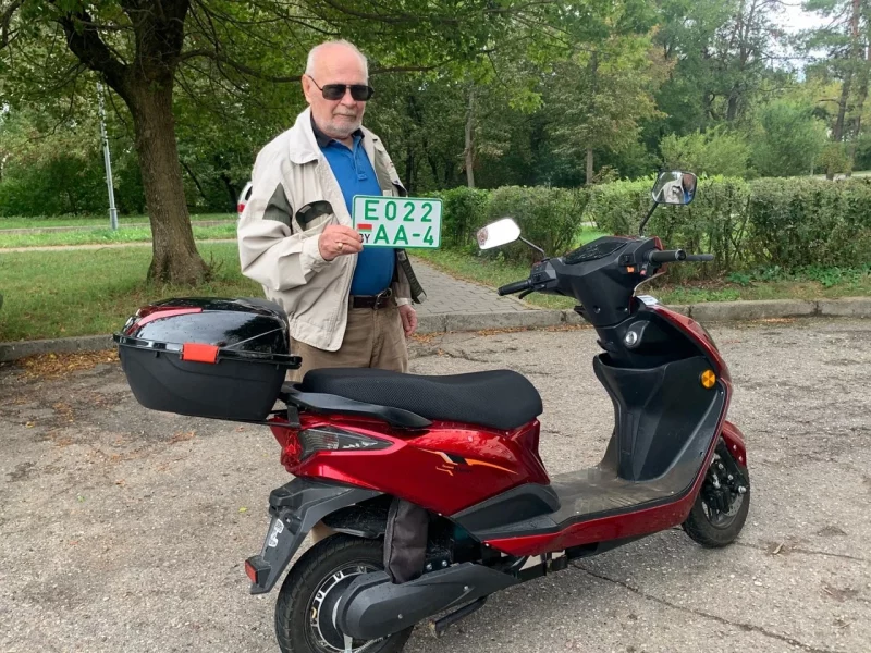 У Гродне ўпершыню зарэгістравалі мапед у ДАІ У Гродне ўпершыню зарэгістравалі мапед у ДАІ