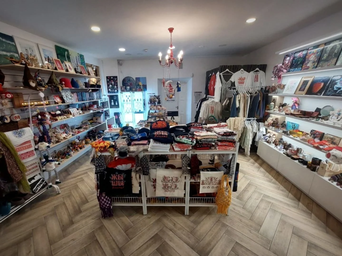 Внутри магазина “Кропка”, 2024 год. Источник фото - социальные сети магазина