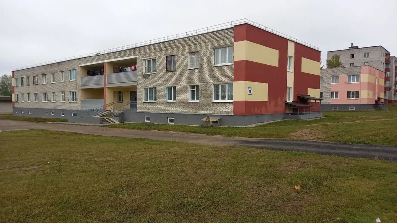 У адным з мікрараёнаў Смаргоні няма ні аптэкі, ні банкамата. Ці будуць улады вырашаць праблему? Микрорайон Молодежный в Сморгони