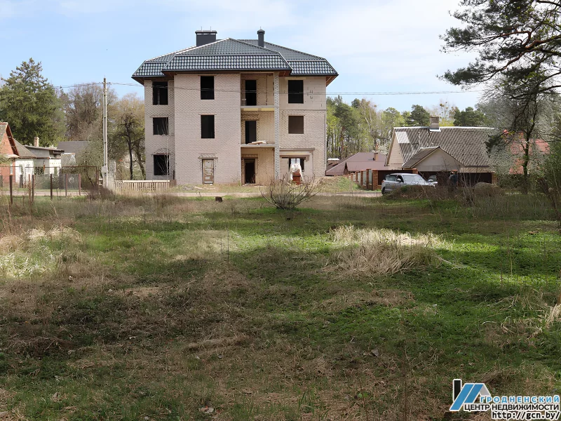 Амаль у лесапарку Пышкі побач са Сцежкай здароўя хочуць пабудаваць таўнхаусы Улица Фестивальная - участок, который выставили на аукцион