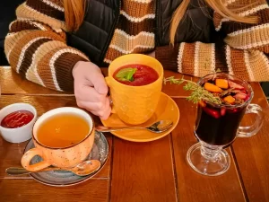 Белыя грыбы і фандзю са швейцарскага сыра. Гродзенскія ўстановы абнавілі меню да восені Осень; осенние блюда в кафе Гродно; кофе; чай.