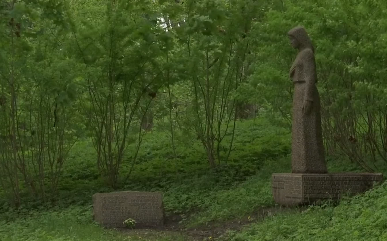 Помнік жаўнерам Чырвонай арміі, які перанеслі з парка ў музей. Пылва, Эстонія. Крыніца: err.ee