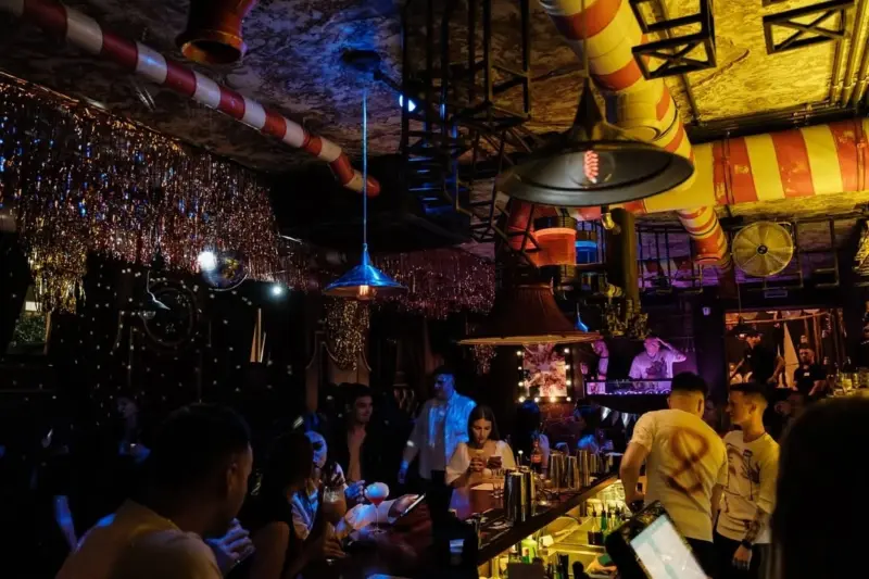 Бар «Фарадей» у Гродне – усё. На яго месцы адкрываюць установу "з характарам" (абноўлена) Бары в Гродно; бар "Фарадей"