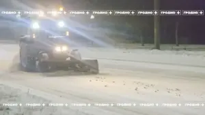 Гродна засыпала снегам у першы дзень новага года: камунальныя службы працуюць кругласутачна снег в Гродно