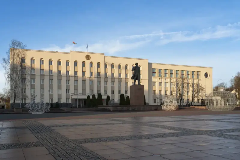 У Гродне выканкам хоча лепш інфармаваць грамадзян. Але пад умовы закупкі падыходзіць толькі дзяржпрэса (абноўлена) Плошча Леніна. Фота: iStock