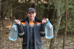 У лясгасах вобласці ўжо можна купіць бярозавы сок. Колькі ён каштуе? У лясгасах вобласці ўжо можна купіць бярозавы сок. Колькі ён каштуе?