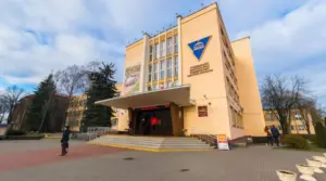 «Работа ў раёне — добрая магчымасць праявіць сябе». Ужо некалькі гадоў ГрДУ скарачае платнае навучанне Гргу