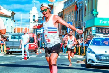 «Красоўкі браць па-любому». Чаму беларусы выбіраюць бегавы турызм — і як ён дапамагае вывучаць свет