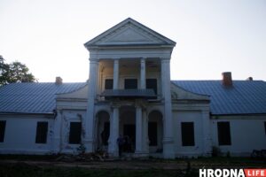 "Не такога пераўтварэння чакалі" Сядзіба Падароск, якую адабралі ў уладальнікаў, прыходзіць у заняпад "Не такога пераўтварэння чакалі" Сядзіба Падароск, якую адабралі ў уладальнікаў, прыходзіць у заняпад