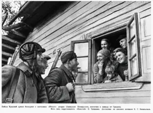 «А мая бабуля расказвала інакш». Як беларусам распавядае пра 17 верасня прапаганда і што захавала сямейная памяць 17 сентября